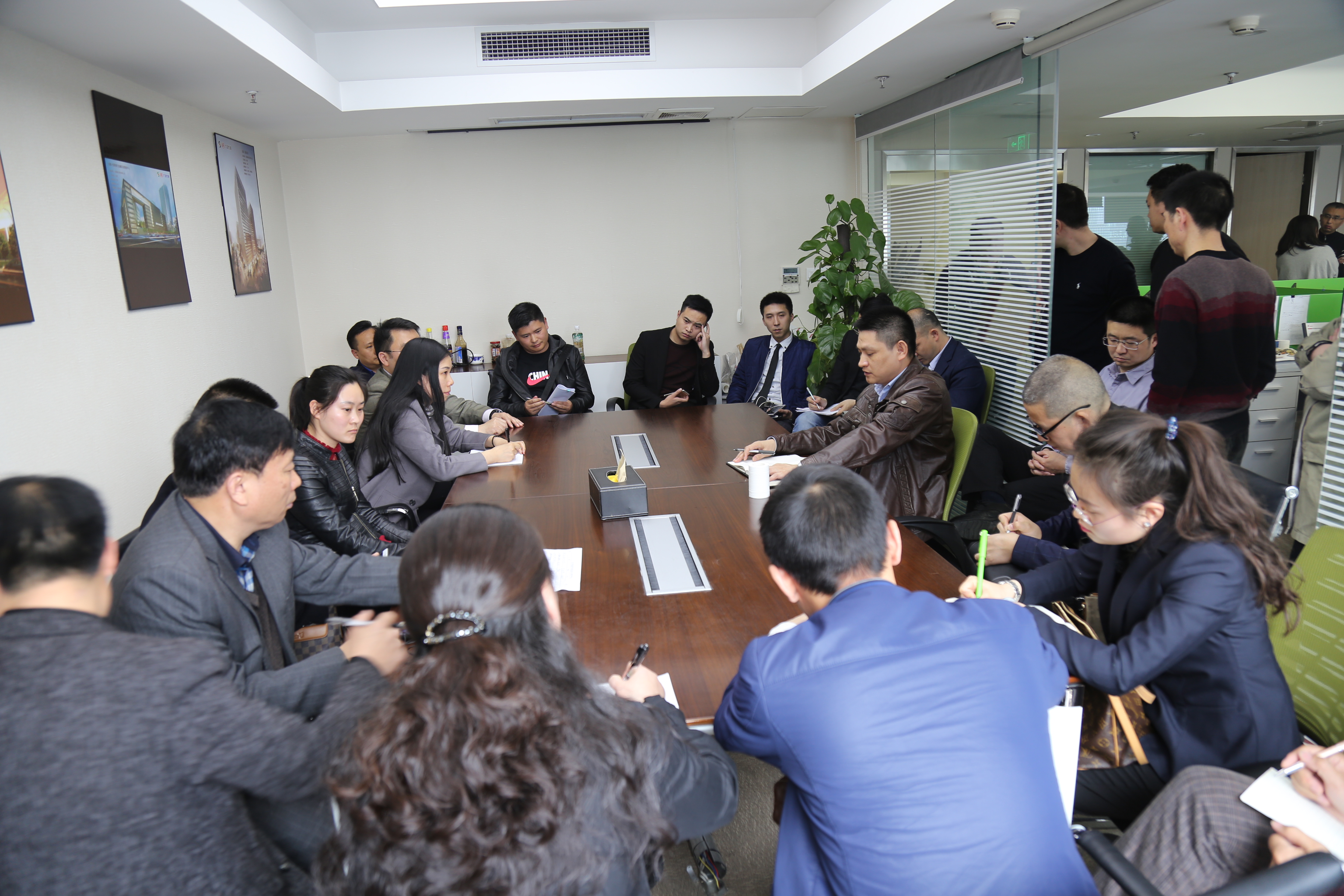 四川省泌尿外开云手机下载开云手机下载家具采购方案比选会顺利召开