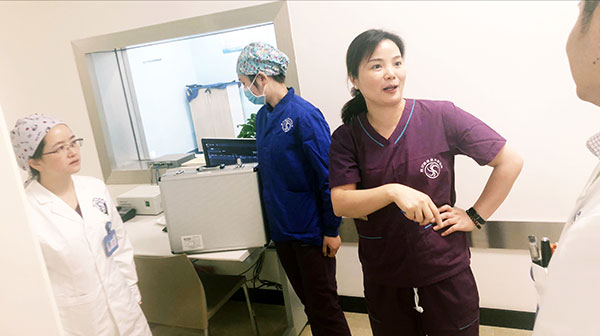 川泌多个科室联合进行急救演练 传递生命线上的速度与激情