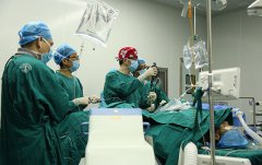 【点赞】精湛技术与先进设备的完美结合 精准“打击”每一颗结石