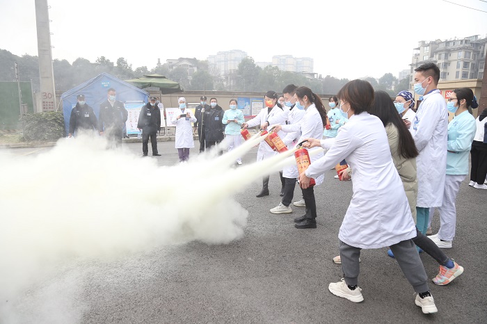 四川泌尿外科医院开展消防安全培训和演练