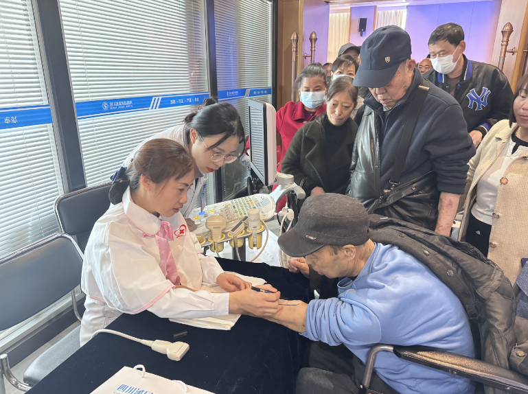 华西医院X四川泌尿外科医院 | 两院携手共护血透患者生命线，推动血管通路管理新发展