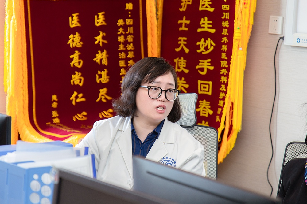 检验预案 锤炼队伍丨川泌开展耐药菌疑似院感暴发应急处置实战演练