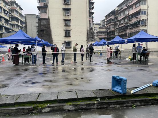 昼夜奋战,冬雨夜中的绿码守护队