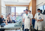 机器人要“抢”医生饭碗？