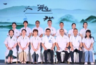 记民建四川省委会第30次“三下乡”活动中的曾政光