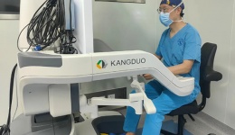 川泌完成机器人辅助腹腔镜输尿管狭窄段切除加吻合术