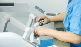 29800元的手术机器人使用费，值不值？