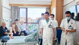 机器人要“抢”医生饭碗？