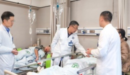 “手中有刀，心中有度”川泌副院长王静带队完成高龄高危结肠癌手术