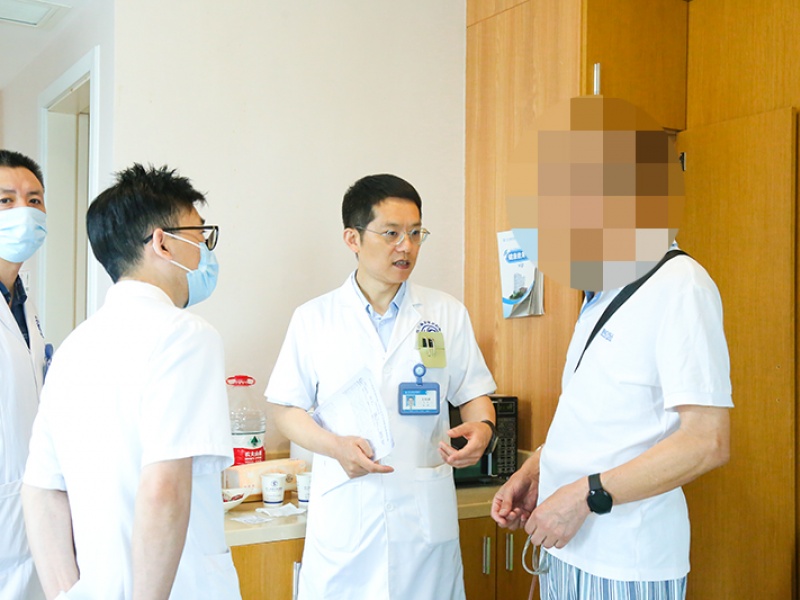 成都跑步达人查出肾肿瘤 机器人成功保肾