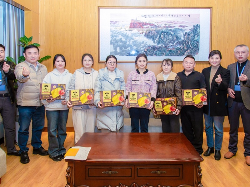 川泌工会召开2025年第三、四季度“季度之星”座谈会